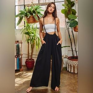 NWT Women’s casual black boho wide leg solid knit textured suspender pants